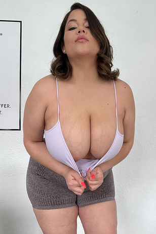Dani Valentina