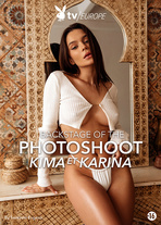 The backstage of the photoshoot : Kima et Karina