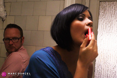 19 ans, jeune Escorte