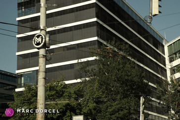 Cara, Secrétaire soumise