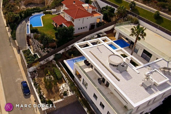 Luxure - comblées par d'autres