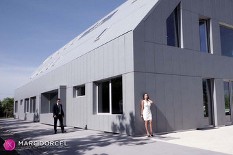 Lucy, die neue sekretärin