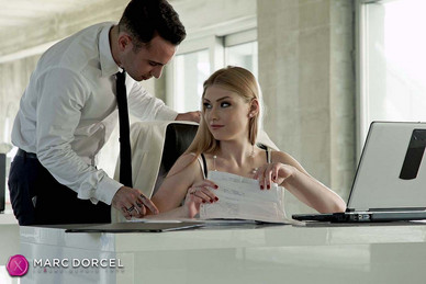 Lucy, la nouvelle secrétaire