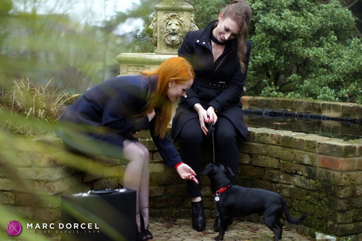 Ella ist süchtig nach sex