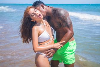 Sensuelles sous le soleil