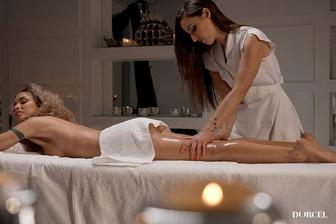 Girls at work : After Hours