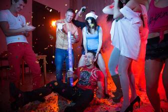 Anissa & Lola à l'école d'Infirmières