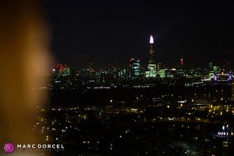 Ella ist süchtig nach sex